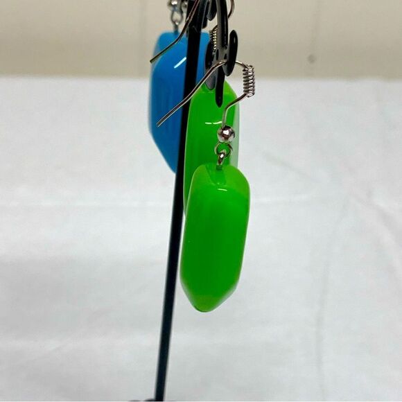 Vintage Acrylic Earrings 2.25” Drop Dangle Set of 2 Gorgeous - Picture 3 of 6